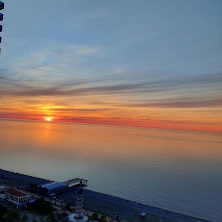 Номера На Высоких Этажах 24,31 Apartment Batumi Exterior photo