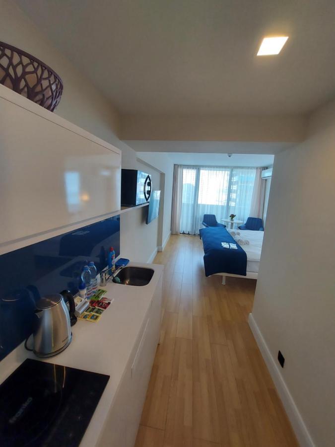 Номера На Высоких Этажах 24,31 Apartment Batumi Exterior photo